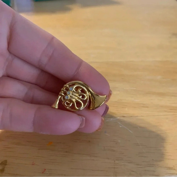 Avon goldtone French Horn Brooch NIB 1990. Vintage music lover - Picture 5 of 5